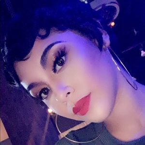 Meet your Posher, Jolee